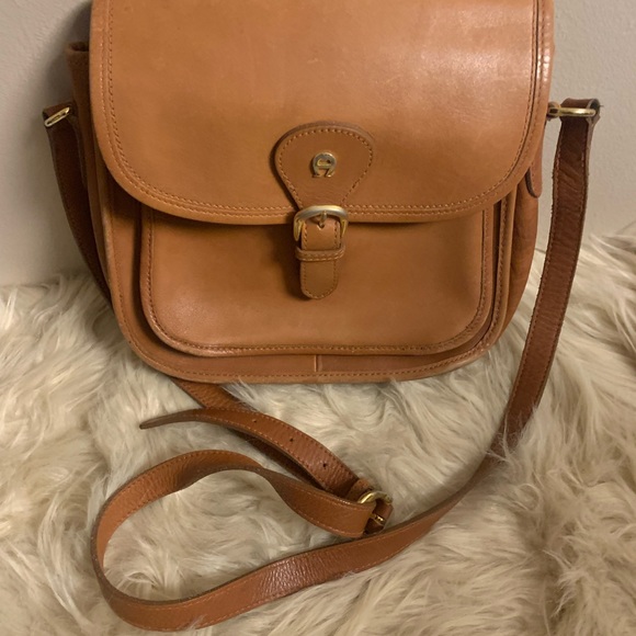 ÉTIENNE AIGNER TAN SHOULDER BAG, SOME WEAR. - Picture 2 of 5